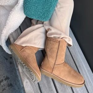 UGG Women Classic Short ll Boots